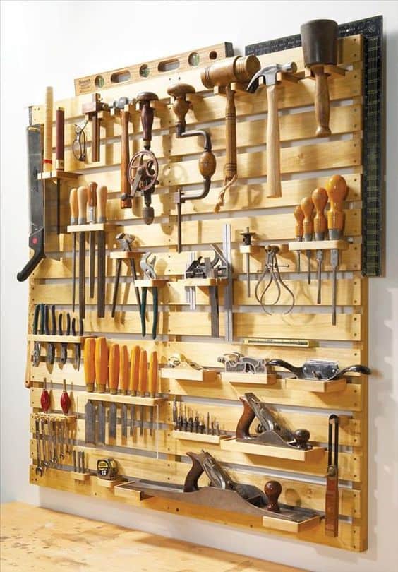 Pallet tool storage