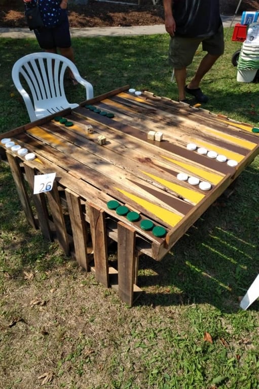 pallet backgammon game set