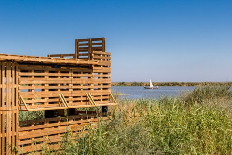 bird hide made from pallets