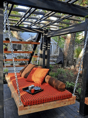 Pallet swing chair