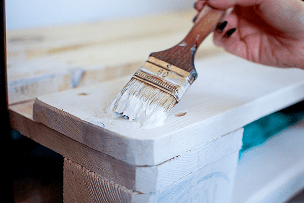 Painting a pallet white