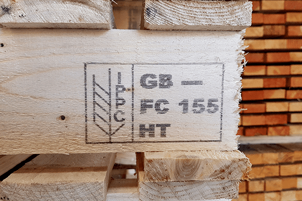 Heat treatment stamp on a pallet