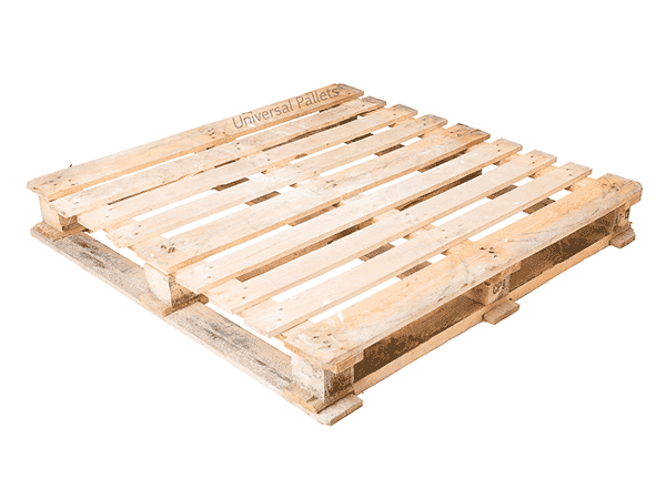 Winged wooden pallet