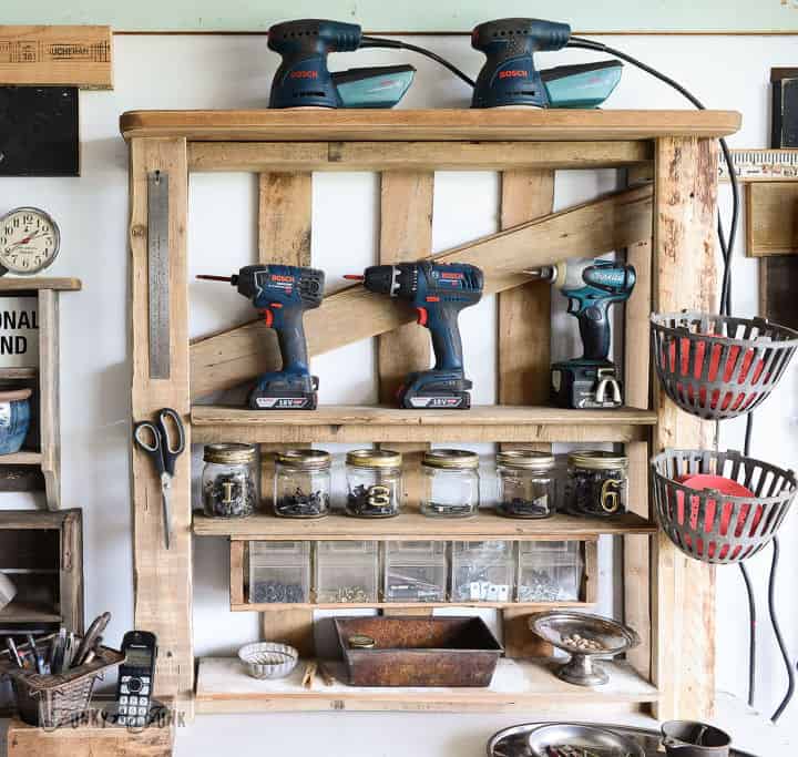 pallet diy tool shelving