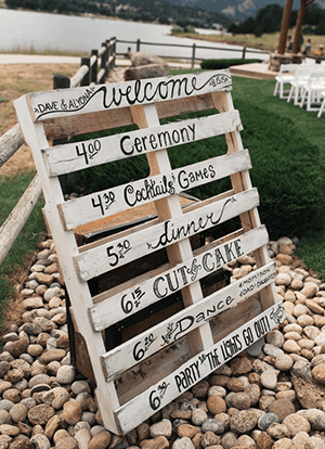 wedding schedule on pallets