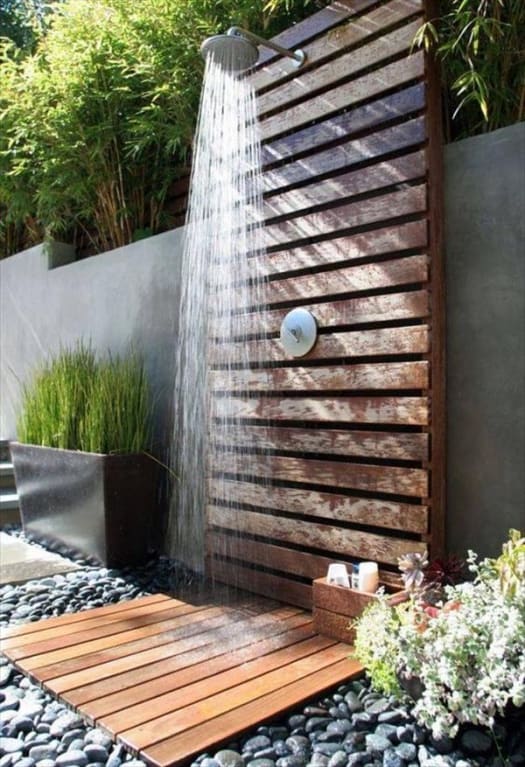 simple outdoor pallet shower