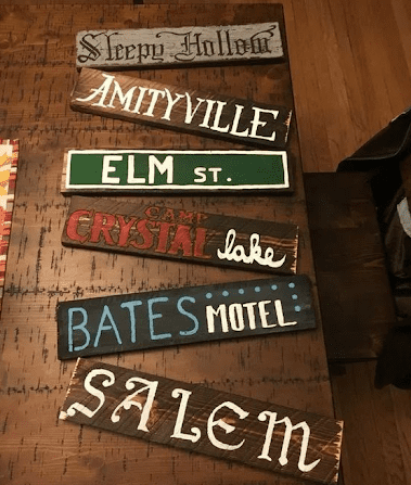 wooden pallet board sign for halloween