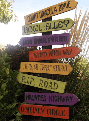 wooden pallet board sign halloween